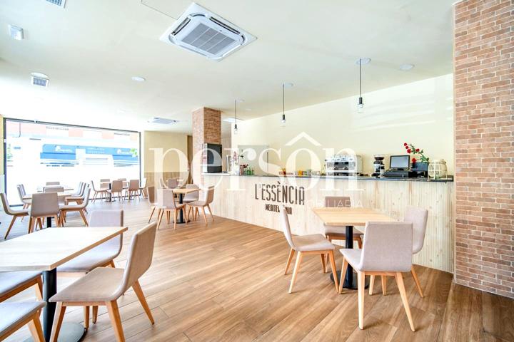 Alquiler con Traspaso de Restaurante-Bar en la mejor zona de Mestalla – Calle Caravaca photo 0