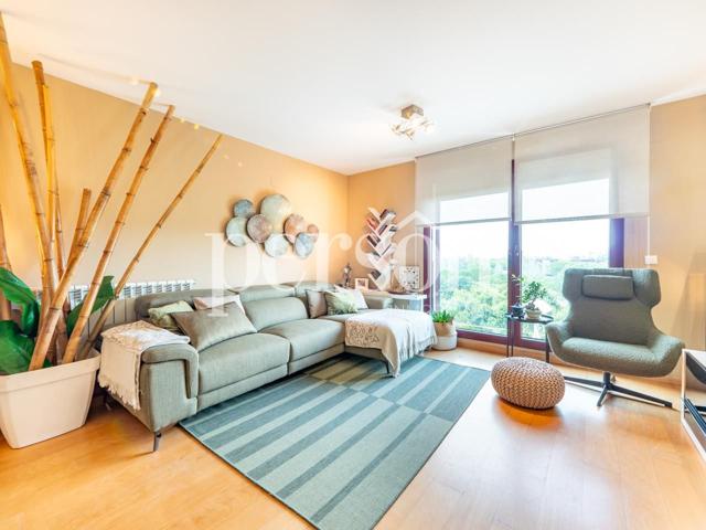 Exclusiva vivienda con vistas al parque photo 0