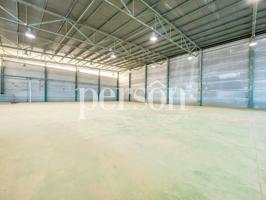 Alquiler Nave industrial de 3.000 m² con oficinas – Excelente visibilidad sobre la Pista de Silla photo 0