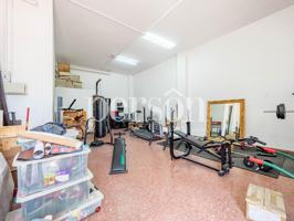 Se vende local comercial junto al Mercado Central photo 0