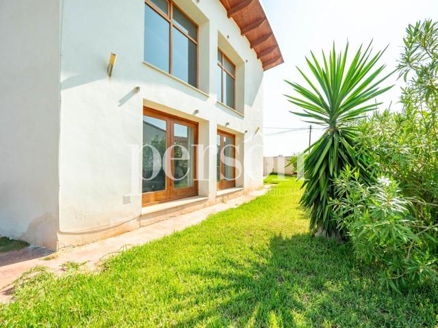 Chalet bioclimático en urbanización privada de Serra photo 0