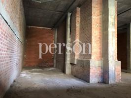 ¡Se alquila local en estado de obra en Campanar, excelente ubicación! photo 0