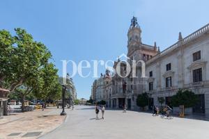 Piso en venta en calle Pelayo photo 0