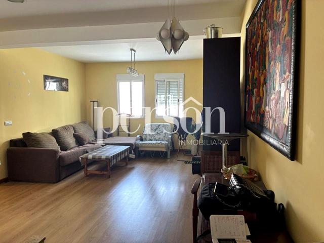 VENTA Acogedor piso en la mejor zona de Mestalla – Listo para entrar a vivir o invertir photo 0