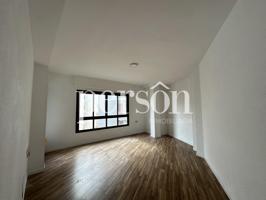 Piso en alquiler en Oliva de 107 m2 photo 0