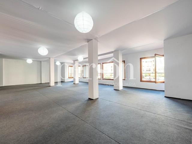 Oficina en plaza del ayuntamiento photo 0