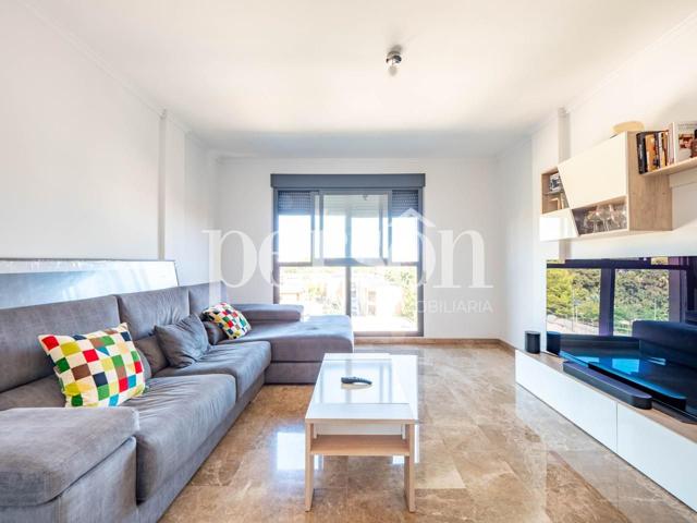 Piso de 3 habitaciones en venta en Burjassot photo 0
