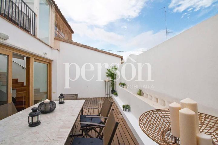 Ático en alquiler con dos terrazas en el centro de Valencia photo 0