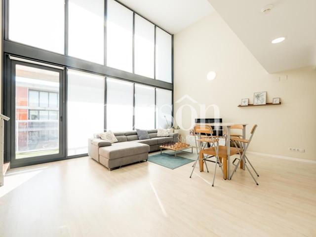 Amplio y luminoso duplex EN ALQUILER TEMPORAL con plaza de garaje y trastero photo 0