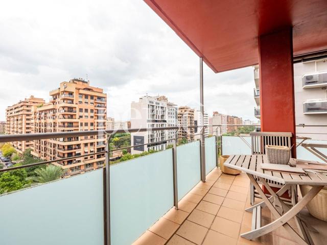 Piso a la venta en Avenida de Francia photo 0