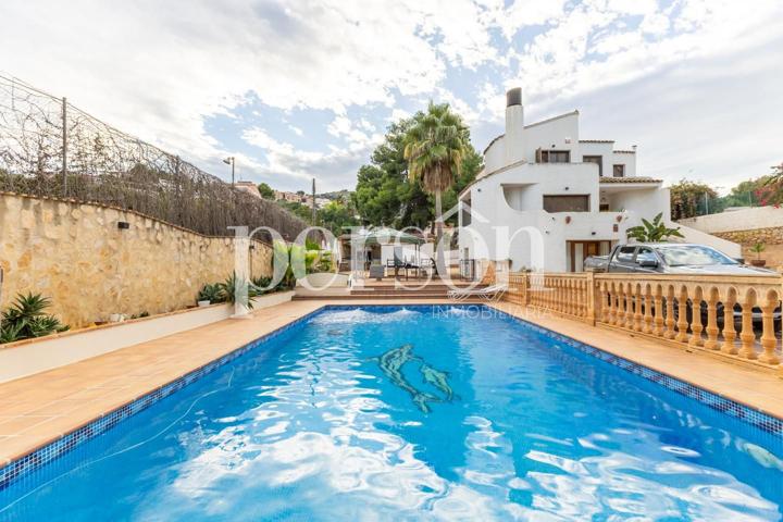 PRECIOSO CHALET EN CALICANTO photo 0