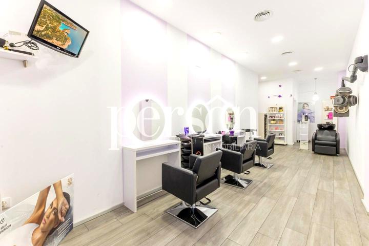 Traspaso Peluquería con clientela de más de 20 años en el corazón de Ruzafa photo 0