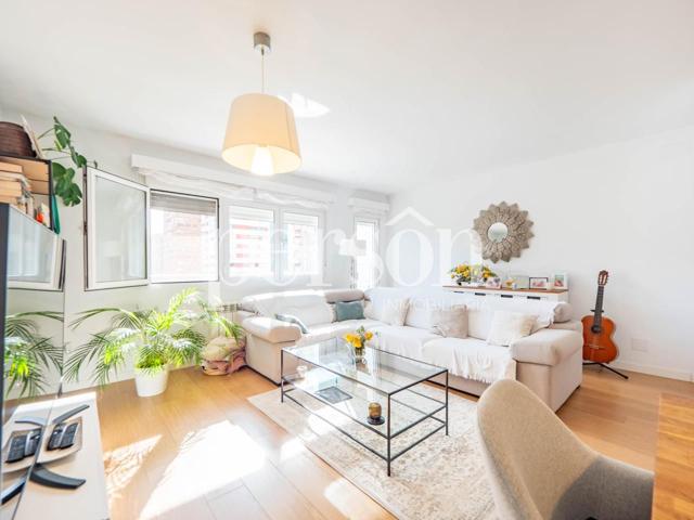 Piso en venta en València de 108 m2 photo 0