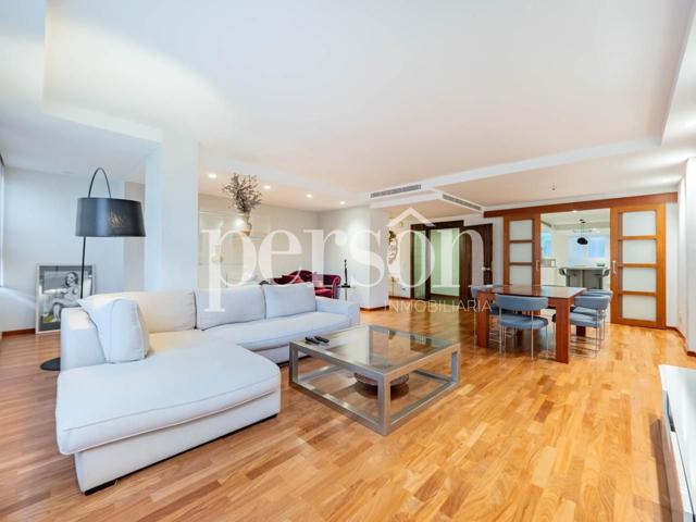 Piso en venta en Calle de Jaume Roig photo 0