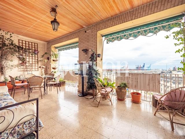 Ático con vistas espectaculares en calle Doctor Josep Juan Dómine photo 0