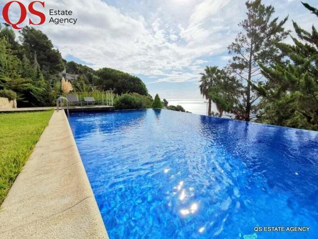 Villa con piscina y vistas al mar en Cala Sant Francesc, Blanes photo 0