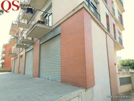 Local comercial en El Vendrell photo 0