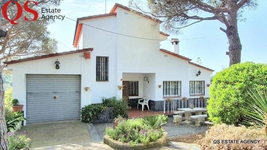 Casa con piscina y jardín en urbanización Mas Altaba, Maçanet de la Selva photo 0