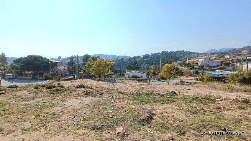 Terreno con vistas despejadas en urbanización Can Fornaca, Riudarenes photo 0