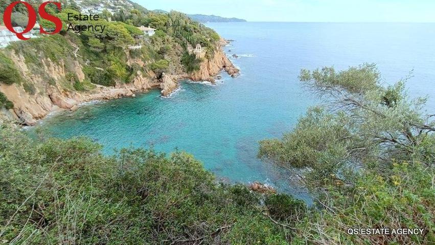 Villa con acceso privado a la cala en urbanización Sant Francesc, Blanes photo 0