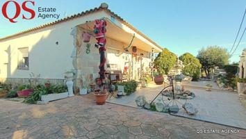 Casa con piscina en urbanización Agora Parc, Tordera photo 0