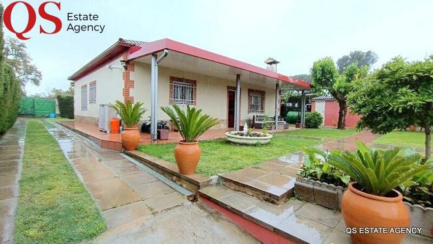 Casa con piscina y zona verde en urbanización Agora Parc, Tordera photo 0