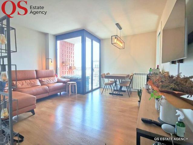 Piso seminuevo en la zona de Sant Andreu, Barcelona photo 0