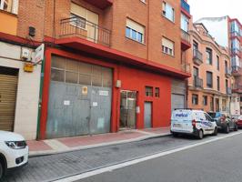 Local en venta en Valladolid de 180 m2 photo 0