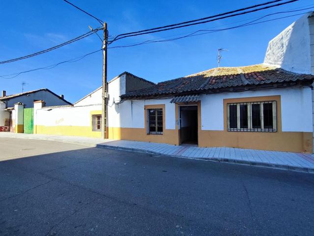 Finca urbana con gran vivienda en una planta photo 0