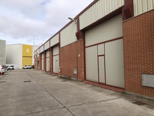 Nave Industrial en venta en Valladolid de 469 m2 photo 0
