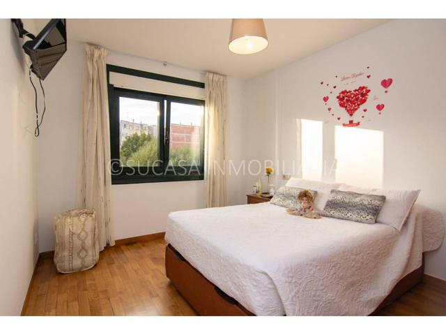 Piso seminuevo de 2 dormitorios en Carral photo 0