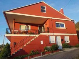 Chalet con 4 viviendas independientes en Gondomar! photo 0