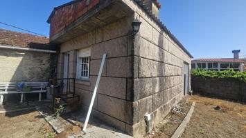 CASITA PLANTA BAJA EN PIEDRA CON GRAN FINCA A 10 MINUTOS DE PONTEAREAS photo 0