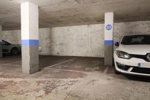 OPORTUNIDAD! PARKING PARA COCHE MEDIANO EN EL CENTRO DE GIRONA photo 0