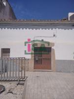 Casa para reformar con patio y cochera en Arroyo de la Luz photo 0