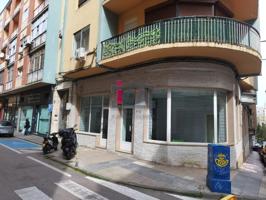 LOCAL EN EL CENTRO A PIE DE CALLE CON MUCHO ESCAPARATE photo 0