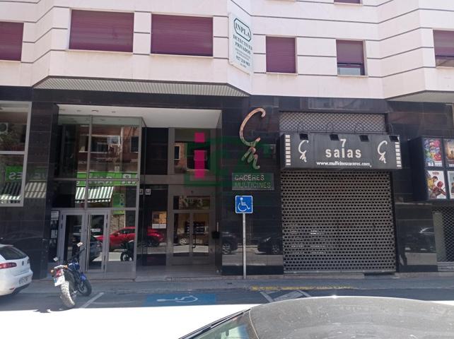 OFICINA EN EL CENTRO DE CACERES photo 0