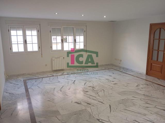 APARTAMENTO EN CANOVAS REFOMADO Y TOTALMENTE CLIMATIZADO photo 0