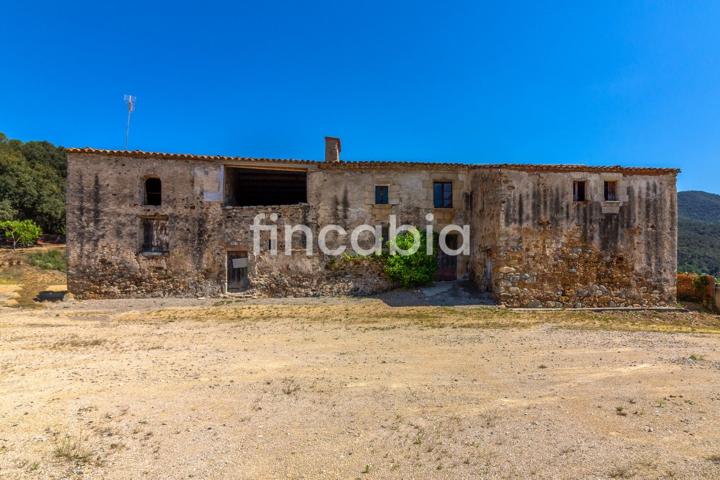 Masía Catalana para reformar en venta en Sant Gregori. photo 0