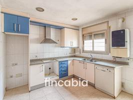 Casa adosada en venta en el centro de Santa Coloma de Farners. photo 0