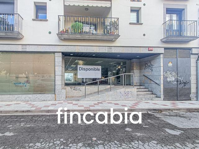 Local comercial en venta en el centro de Santa Coloma de Farners. photo 0