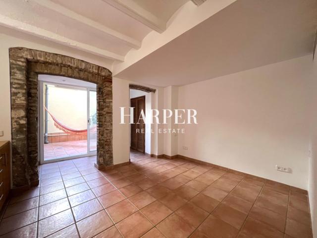 Encantador piso de 1 habitación con terraza en el centro de Barcelona photo 0