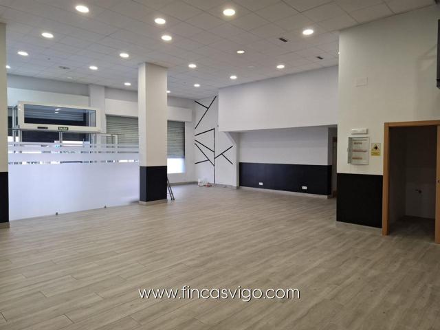Bajo comercial en la zona del Calvario- Vigo photo 0