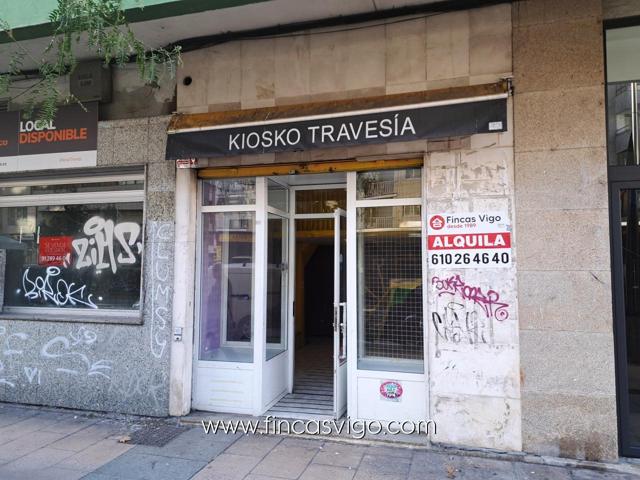 pequeño local en Travesía de Vigo. photo 0