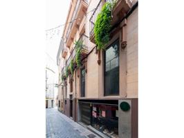 Edificio en venta en Olot photo 0