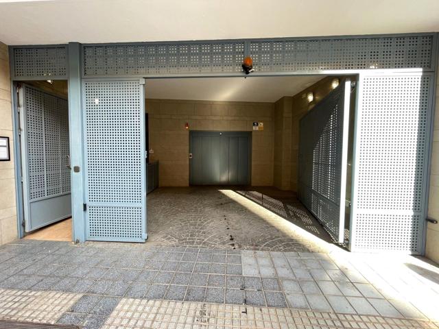 SE VENDE PLAZA DE APARCAMIENTO EN AVDA. CARLOS HAYA photo 0