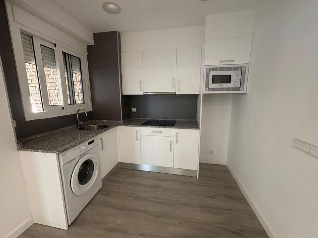 ¡EXCLUSIVA OPORTUNIDAD EN PRIMERA LÍNEA DE PLAYA EN SALOU! Apartamento reformado tipo loft con vistas laterales al mar photo 0