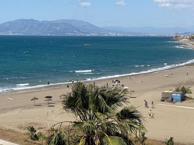 EXCLUSIVO PISO EN PRIMERA LINEA DE PLAYA (CALAFLORES) photo 0