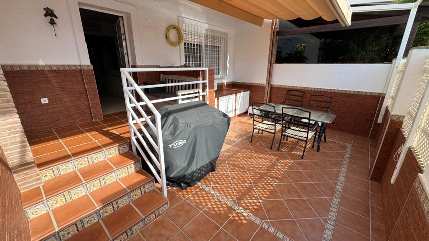 Magnifico chalet adosado de tres dormitorios. photo 0