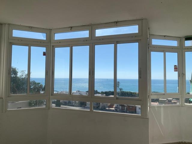 BONITO PISO CON VISTAS AL MAR EN EL PALO photo 0